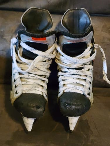 Used Bauer Vapor XXX Hockey Skates Size 3