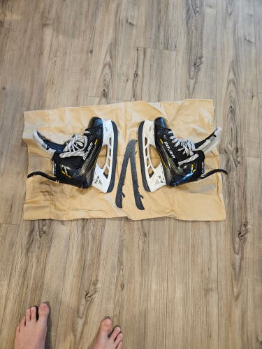 Bauer Supreme M5 Hockey Skates with extra set of blades