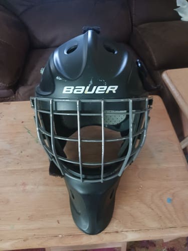 Senior Bauer NME 5 Goalie Mask M/L