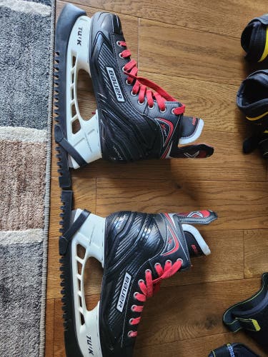 New Senior Bauer Vapor X350 Hockey Skates Regular Width 9