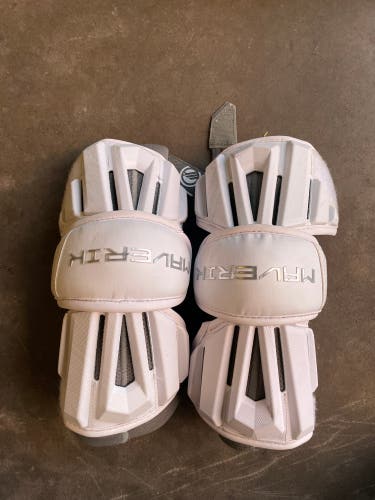 Maverik Max Arm Guards