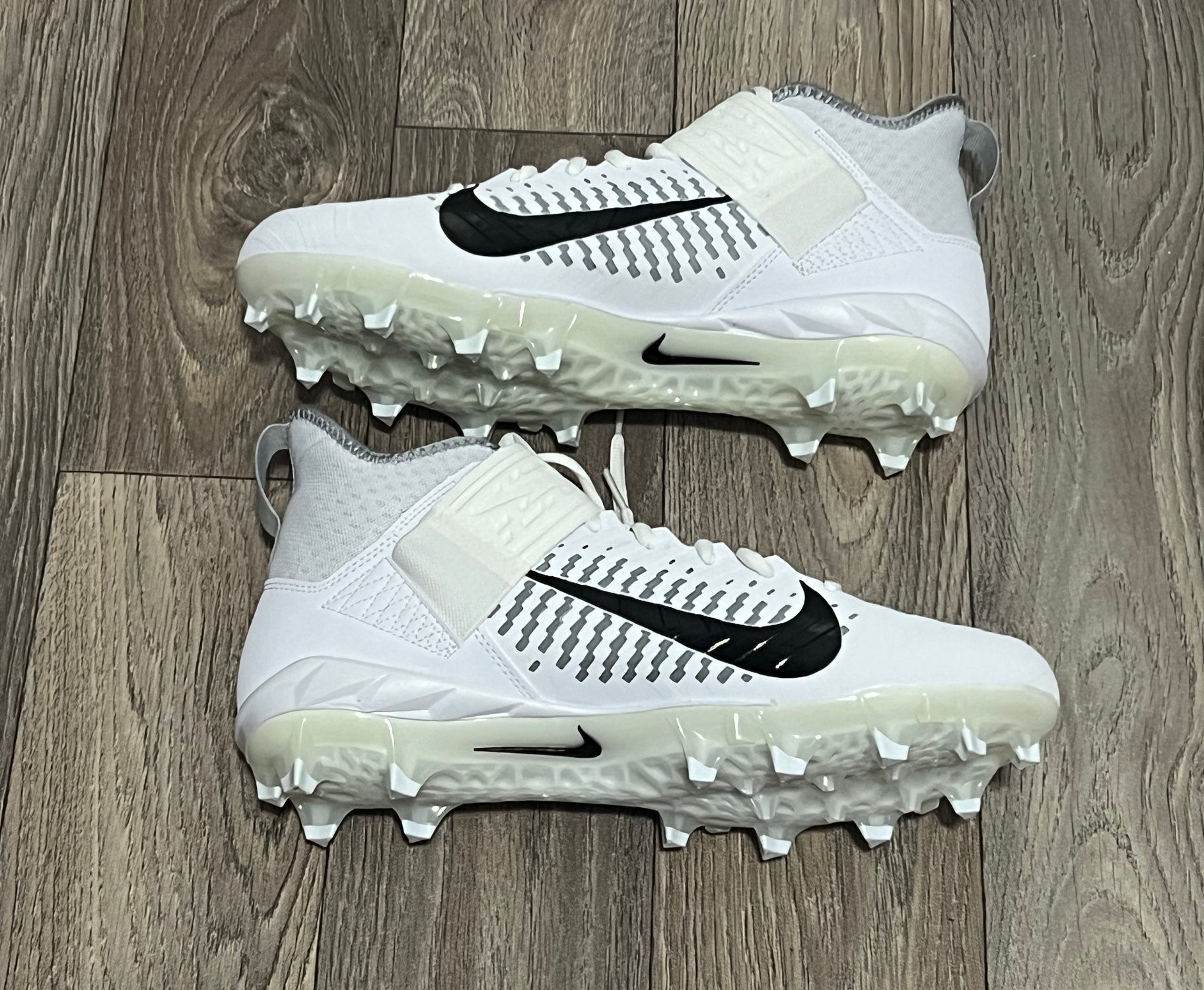 New Nike Alpha Menace Pro 2 Mid White Football Mens Size 11 Wide BV3951-100 Amazon.com | Nike Alpha Menace Pro 2 Mid AQ3209-100 White  main image 3