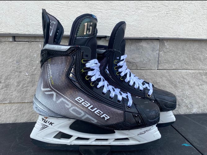 Used Senior Bauer Wide Width Pro Stock 8 Hockey Skates