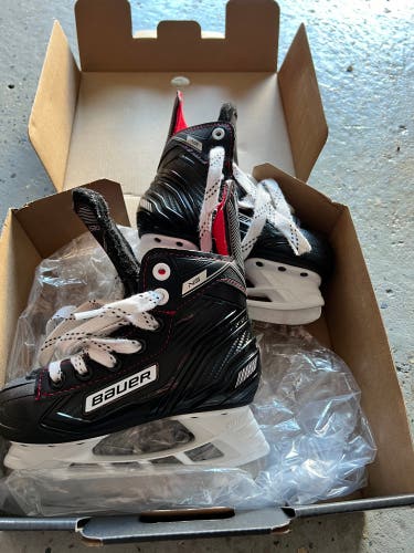 Used Once Youth Bauer 10 Ns Hockey Skates