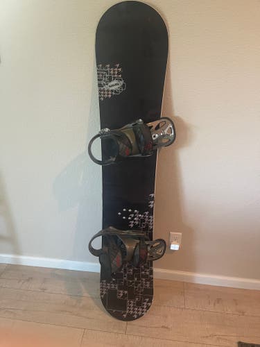 Used Unisex Sims Snowboard Wide With Bindings Stiff Flex Directional Twin