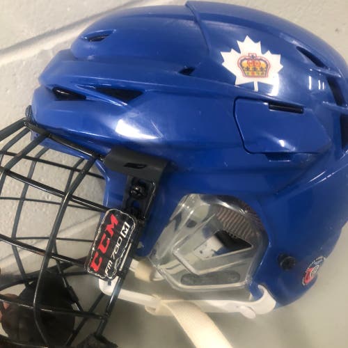 Nearly NEW Markham Royals OJHL Warrior medium helmet combo