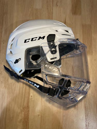 Used White Small CCM Tacks 310 Helmet
