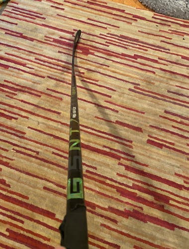 Used Intermediate Bauer Left Hand P28 Ag5nt Hockey Stick