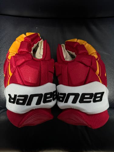 Used  Calgary Flames Hanifin Bauer 15" Pro Stock Vapor 1X Lite Gloves