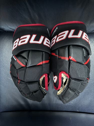 Used  Bauer 14"  Supreme Matrix Gloves