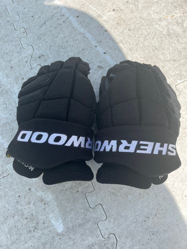 New  Sher-Wood 13" Pro Stock Element one Gloves