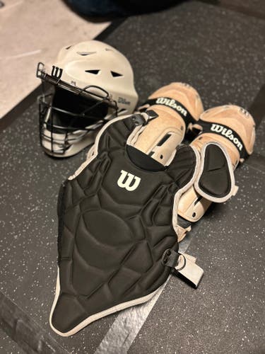 Used Wilson EZ Gear Kit Catcher's Set