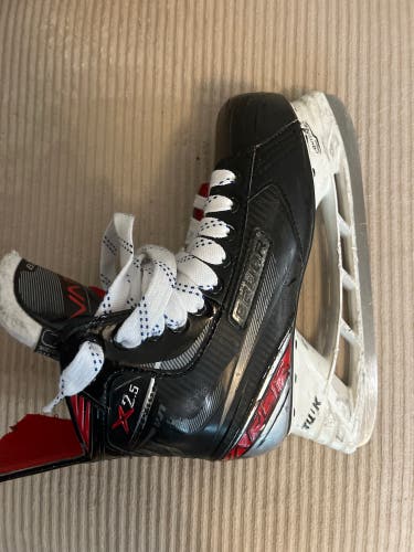 Used Senior Bauer Regular Width  7 Vapor X2.5 Hockey Skates