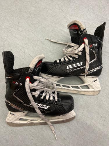 Used Junior Bauer Vapor X3.5 Hockey Skates (Size 3.0)