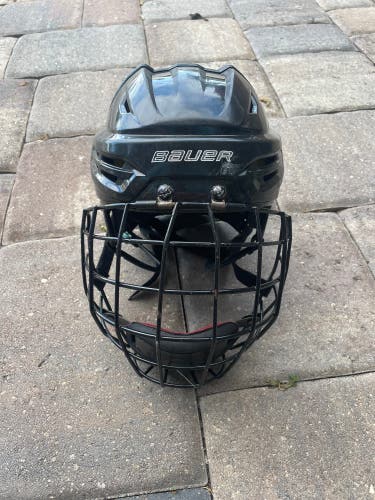 Used Medium Bauer Re-Akt 95 Helmet