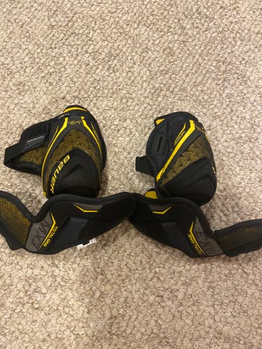 New Intermediate Large Bauer Supreme Elbow Pads