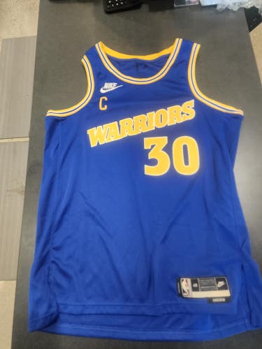 Used Large Nike Golden State Warriors Curry Jersey