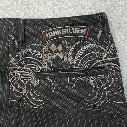 QUIKSILVER Chino Shorts Men 34 Black Pinstripe 11 in. Embroidered SO-CAL Logo