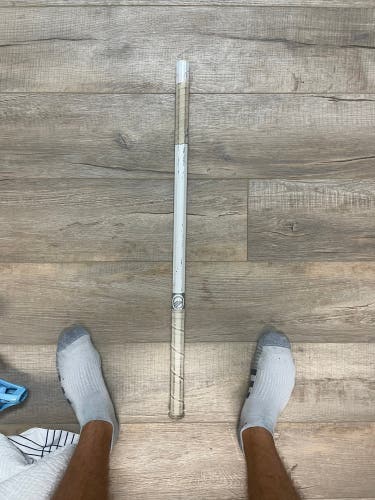Maverick A1 lacrosse shaft