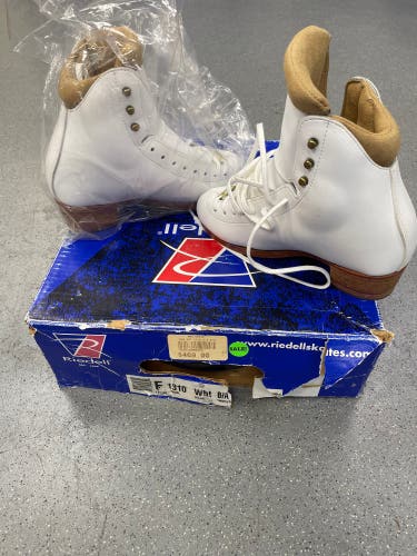 New Riedell B Junior 3.5 Figure Skates