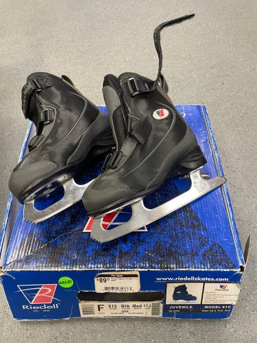 New Riedell B Junior 11 Figure Skates