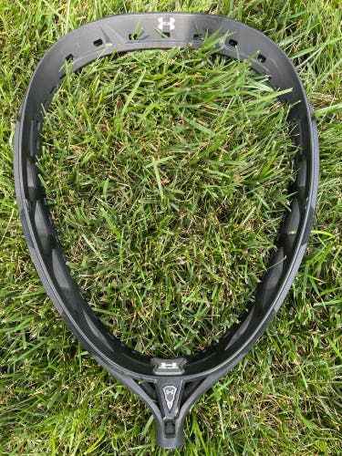 Under armour command G goalie head