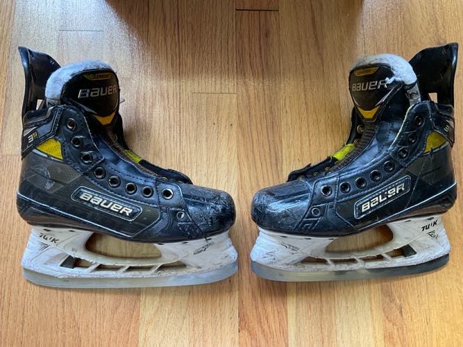 Used Bauer Regular Width   Size 2 Supreme 3S Pro Hockey Skates