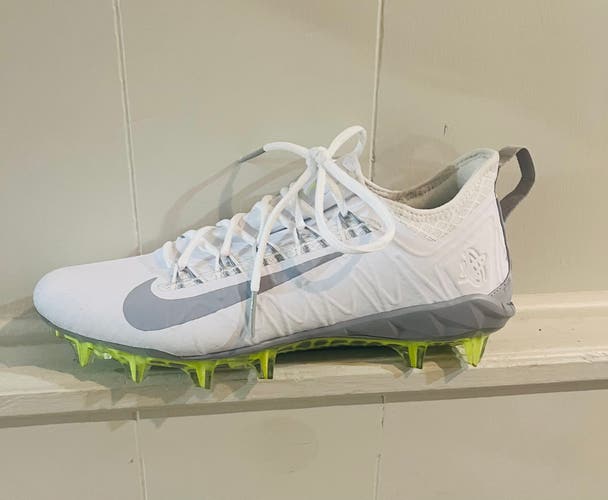 White Used Men's Low Top Alpha Huarache 7 Pro