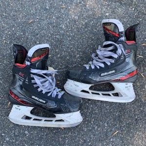 Used Intermediate Bauer Vapor 2X Hockey Skates | Size 4