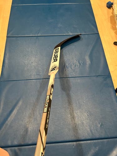 Used senior Bauer elite regular goalie stick 27 “ paddle