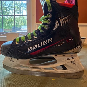 Used Intermediate Bauer Vapor X4 Hockey Skates