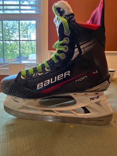 Used Intermediate Bauer Vapor X4 Hockey Skates