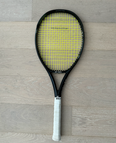 Lightly used, almost new – Yonex Ezone 100 Tennis Racquet