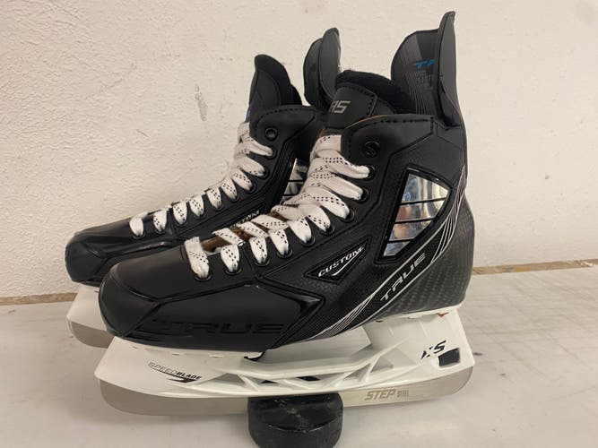TRUE PRO Custom Mens Pro Stock Size 8.5 Hockey Skates MIC 62404