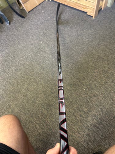 Senior Left Handed P28 77 flex Vapor Hyperlite 2 Hockey Stick