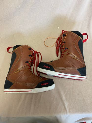 Used Size 11 (Women's 12) Men's Thirty Two The Comission Snowboard Boots