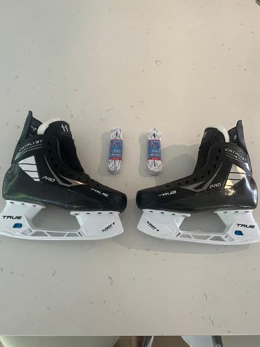 New True Regular Width Pro Stock 7.5 Catalyst Pro Hockey Skates