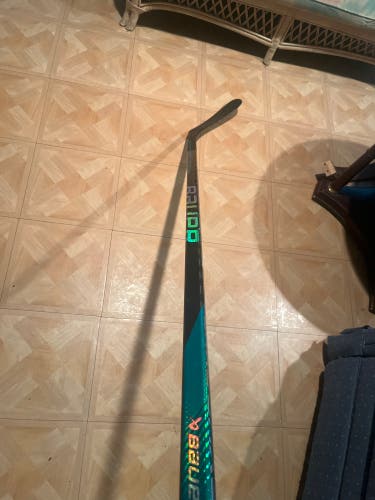 New Senior Bauer Right Handed P92 Pro Stock Nexus Sync Hockey Stick