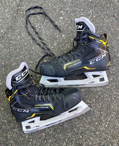 Used Intermediate CCM Super Tacks 9380 Hockey Goalie Skates  (Size 6.5)