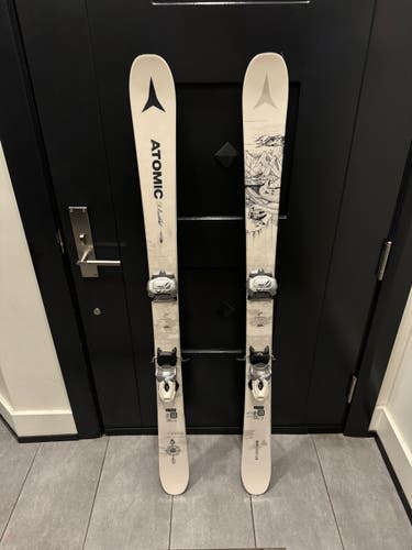 Used Unisex Atomic 153 cm Powder Bent Chetler Skis With Bindings Max Din 10