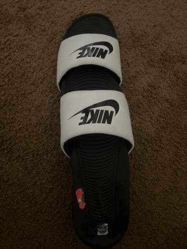 Nike Slides White