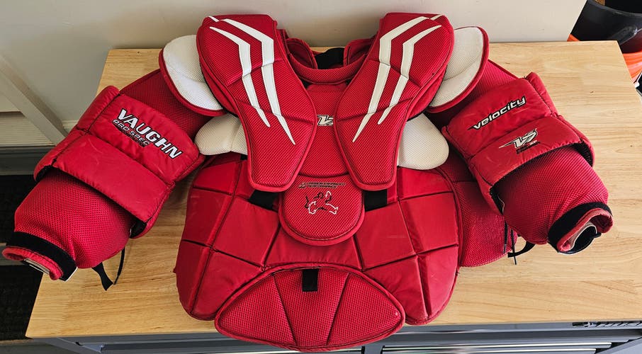 Used XL Vaughn Velocity V7 XF Pro Carbon Goalie Chest Protector
