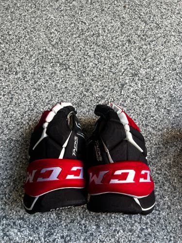 Used CCM Tacks 9080 Hockey Gloves
