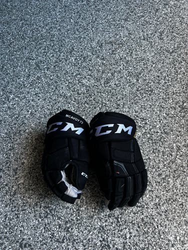 Used Charlie McAvoy CCM HGQL Hockey Gloves