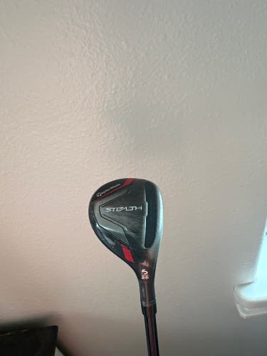 Used  TaylorMade Right Handed Regular Flex 5H Stealth Hybrid