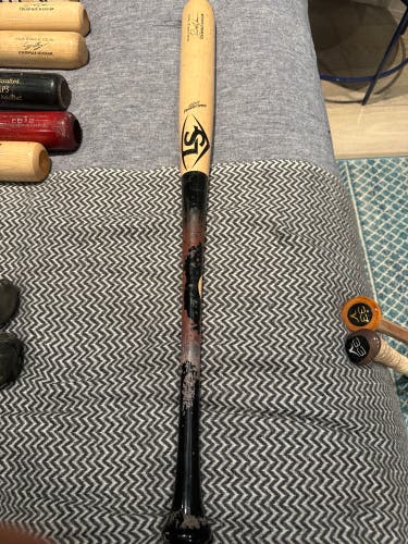 Used  Louisville Slugger Maple 30 oz 33" MLB Prime RA13 Ronald Acuna Game Model Bat