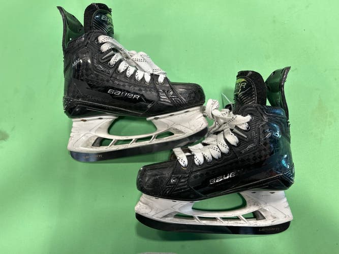 Used Intermediate Bauer Supreme Mach Hockey Skates Size 4.5