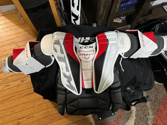 Ccm feels 5.5 chest and arm protector Jr Large