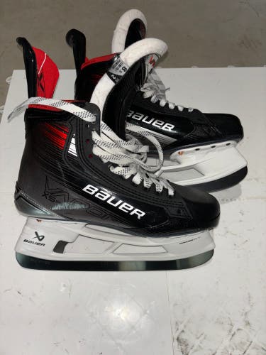 New Senior Bauer Regular Width   8.5 Vapor X5 Pro Hockey Skates
