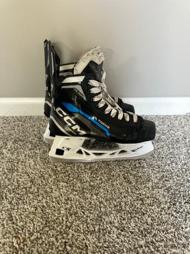 Used Junior CCM Tacks AS580 Hockey Skates Regular Width Size 3.5